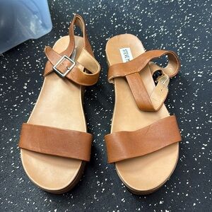 Steve madden platform sandals